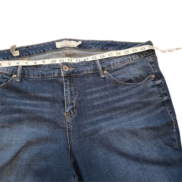 Torrid Medium Wash Easy Relaxed Boot Cut Stretch Casual Jeans Plus Size 24 - Picture 9 of 13